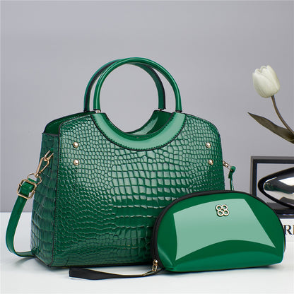 A stylish alligator pattern large capacity handbag
