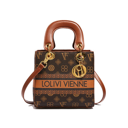 A new fashion trend shoulder bag messenger bag light luxury handbag high sense French fashion Princess Diana bag