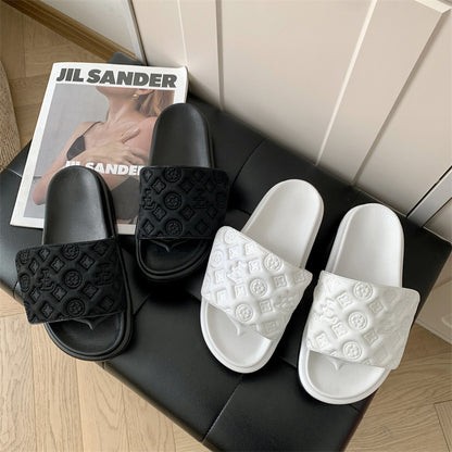 A versatile thick-bottomed muffin soft-bottomed non-slip niche cold slippers
