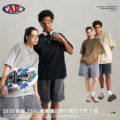 A  Loose Short Sleeve T-Shirt