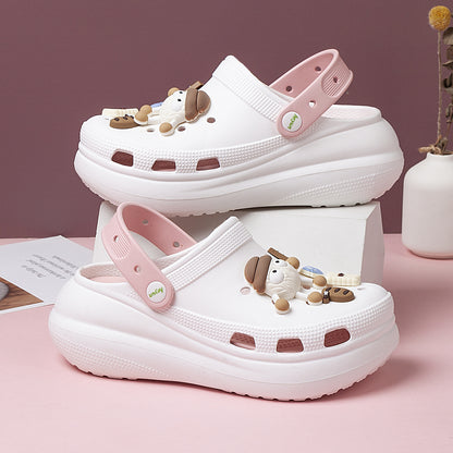 A puff hole shoes female cartoon cute thick sole stepping on shit beach shoes cool slippers