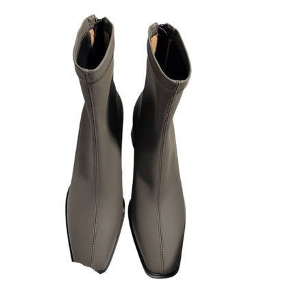 A Ladies' High Heel Boots