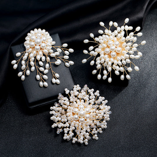 A elegant temperament luxury imitation pearl brooch women's fashion versatile snowflake pin high-end atmospheric corsage coat accessories - Mixbatch