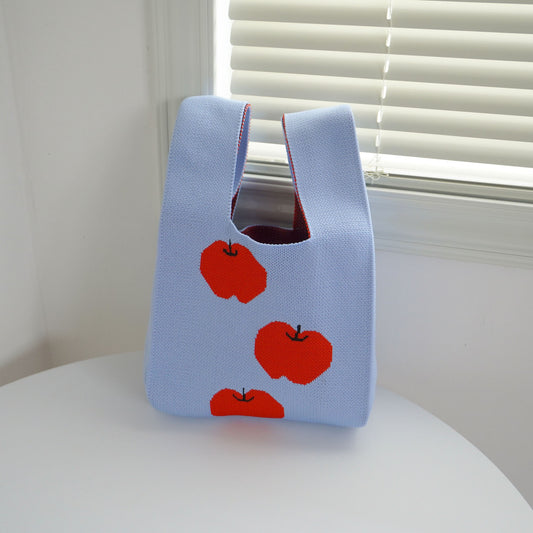 A small bag knit bag handbag