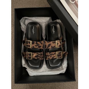 A fairy style slippers female spring and summer new outer wear fashionable versatile rhinestone buckle flat bottom beach sandals tide