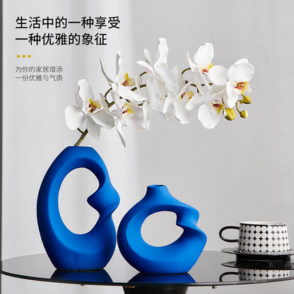 A creative ceramic vase ornament