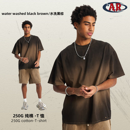 A spray-dyed retro short-sleeved T-shirt