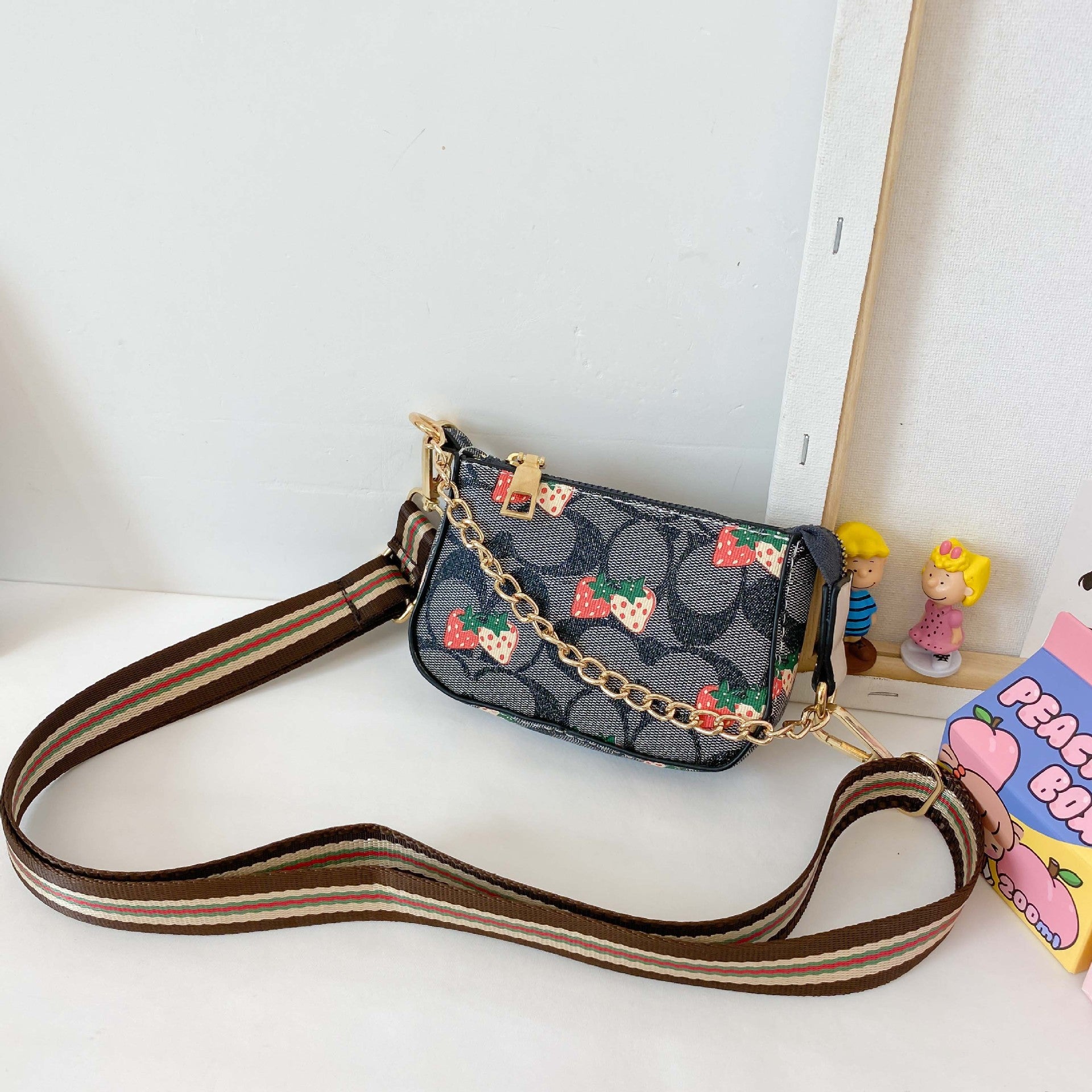A new foreign fashion princess bag girls messenger bag little girl chain bucket bag - Mixbatch