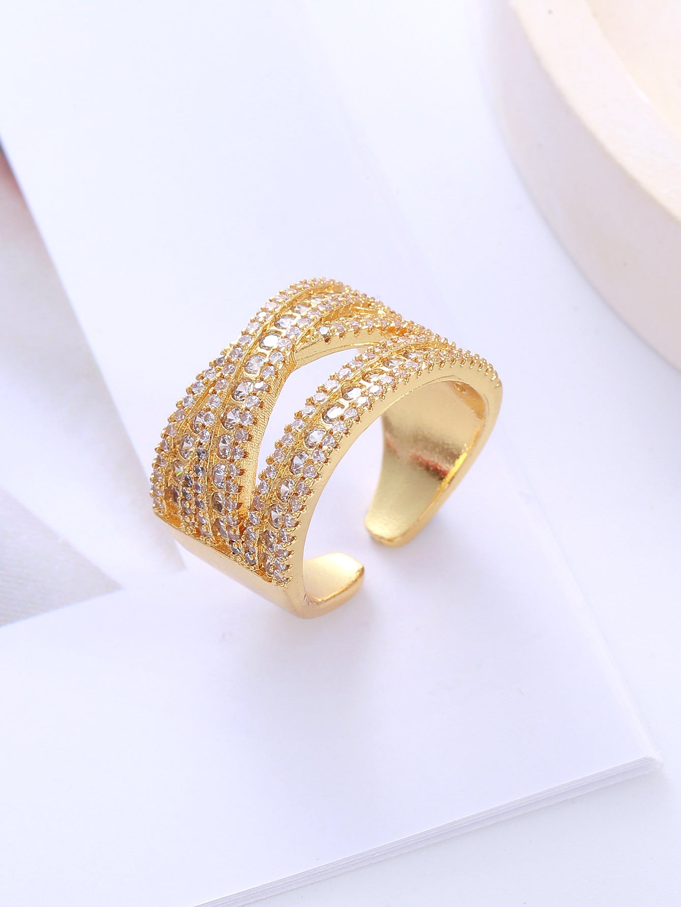 A personalized European and American green-eye snake-shaped micro-diamond ring, high-end retro clothing versatile multi-level ring manufacturer wholesale - Mixbatch