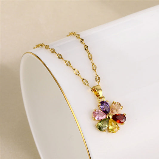 A European and American colored diamond pendant 18K gold flower titanium steel zircon necklace female, personal cold wind short flower collarbone chain - Mixbatch