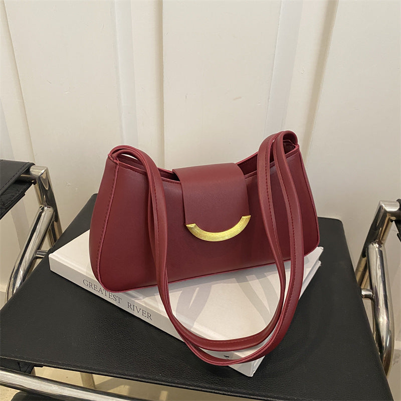 A new high-end fashion versatile women's spring and summer niche design shoulder armpit bag