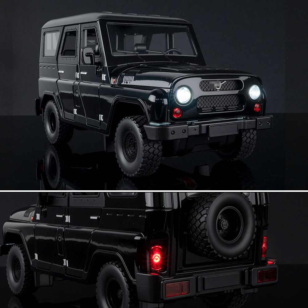A 1:18 Alloy Metal Car Model Ornament