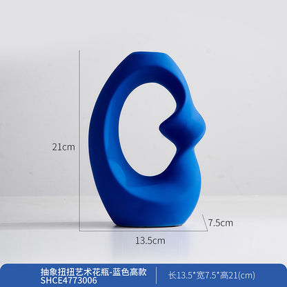 A creative ceramic vase ornament