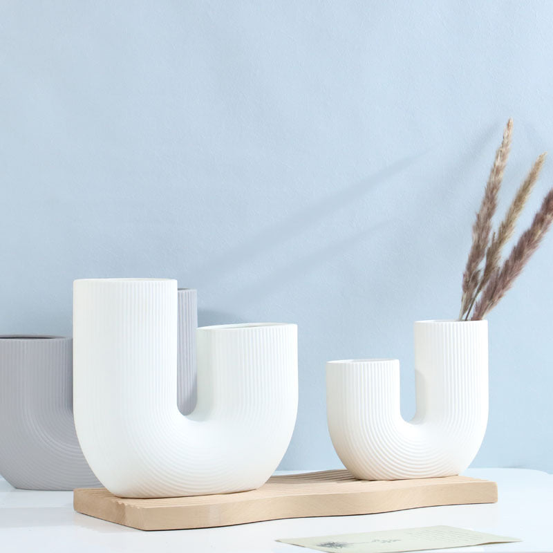 A U-shaped ceramic vase-new