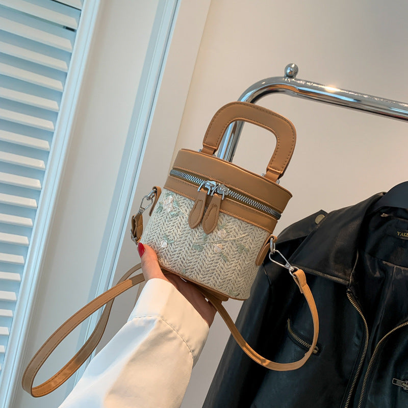 A foreign retro women's bag new Korean version spring and summer solid color crossbody temperament single shoulder simple striped small square bag - Mixbatch