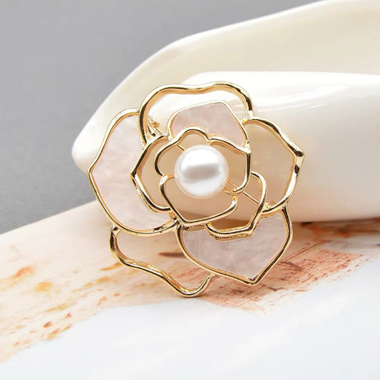 A high-end camellia brooch high-end sense niche pearl pin women's suit small fragrant corsage accessories wholesale jewelry - Mixbatch