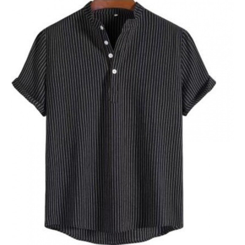 A men's stand-up collar striped short-sleeved shirt