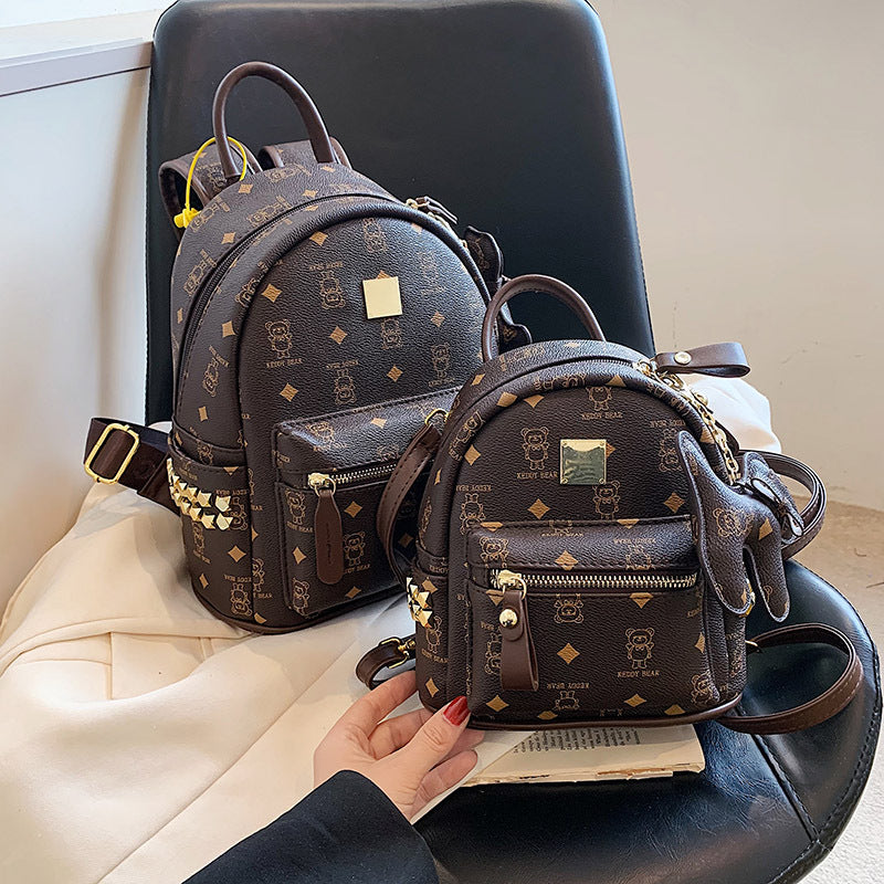 A new trendy fashion versatile large capacity lightweight backpack foreign style handbag