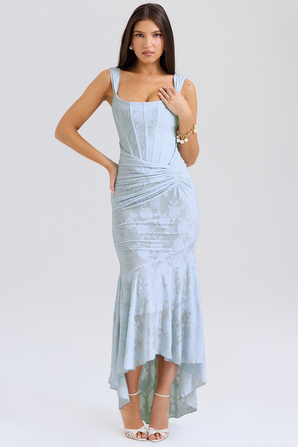 A Sleeveless solid color one-word shoulder sleeveless fishbone waist dress banquet evening dress