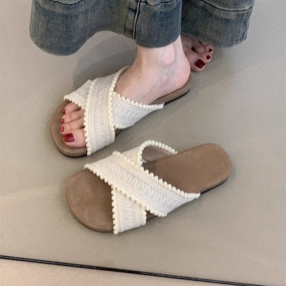 A woven cross slippers summer vacation sandals