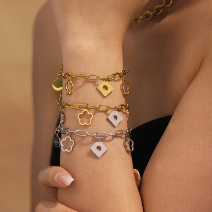 A bracelet jewelry