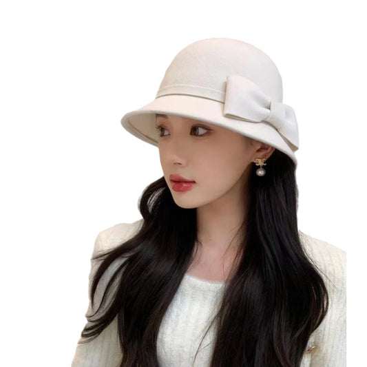 A lady's hat