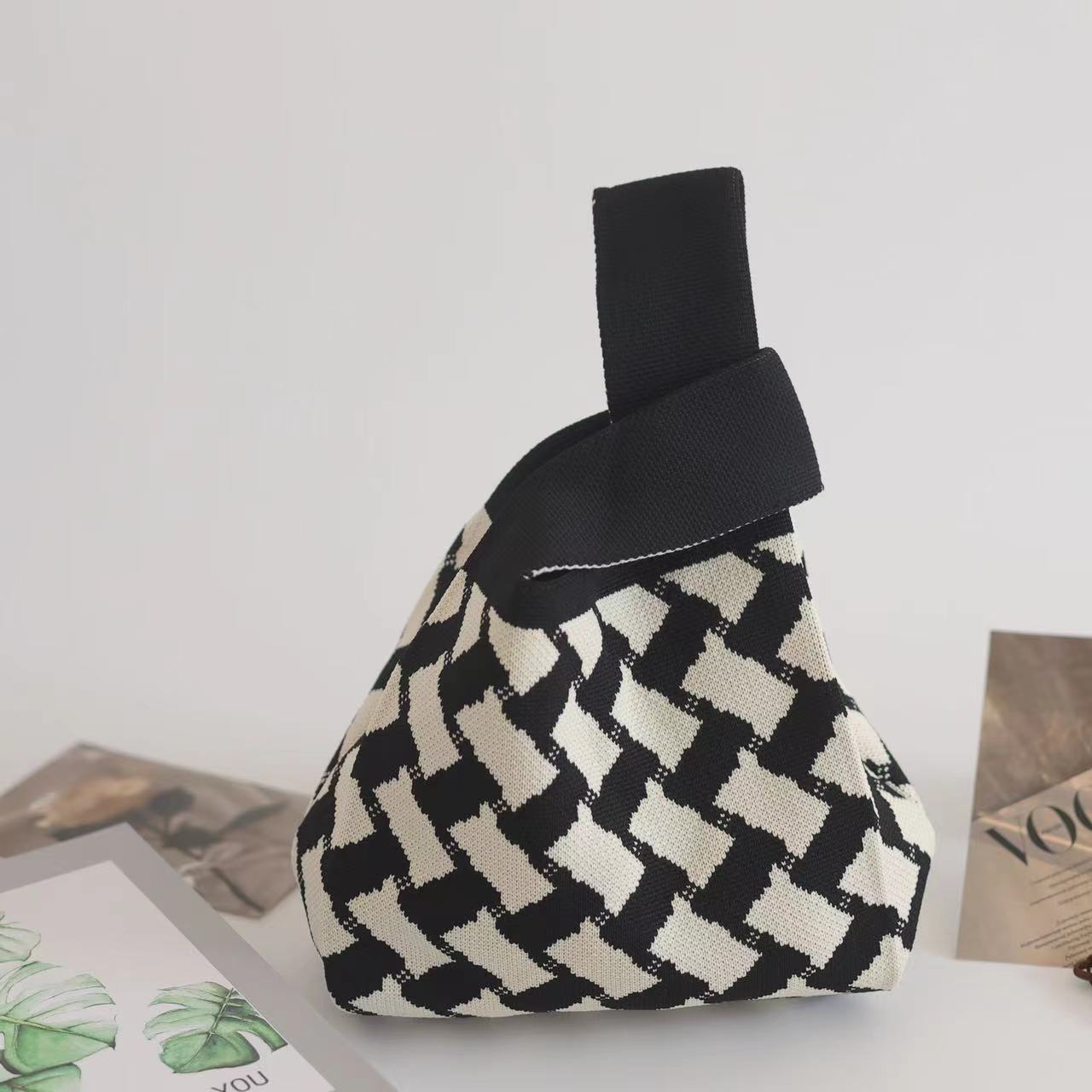A Internet celebrity handbag women's knitted wool bucket bag Japanese and Korean version versatile hand carry casual tote bag box lunch bag y