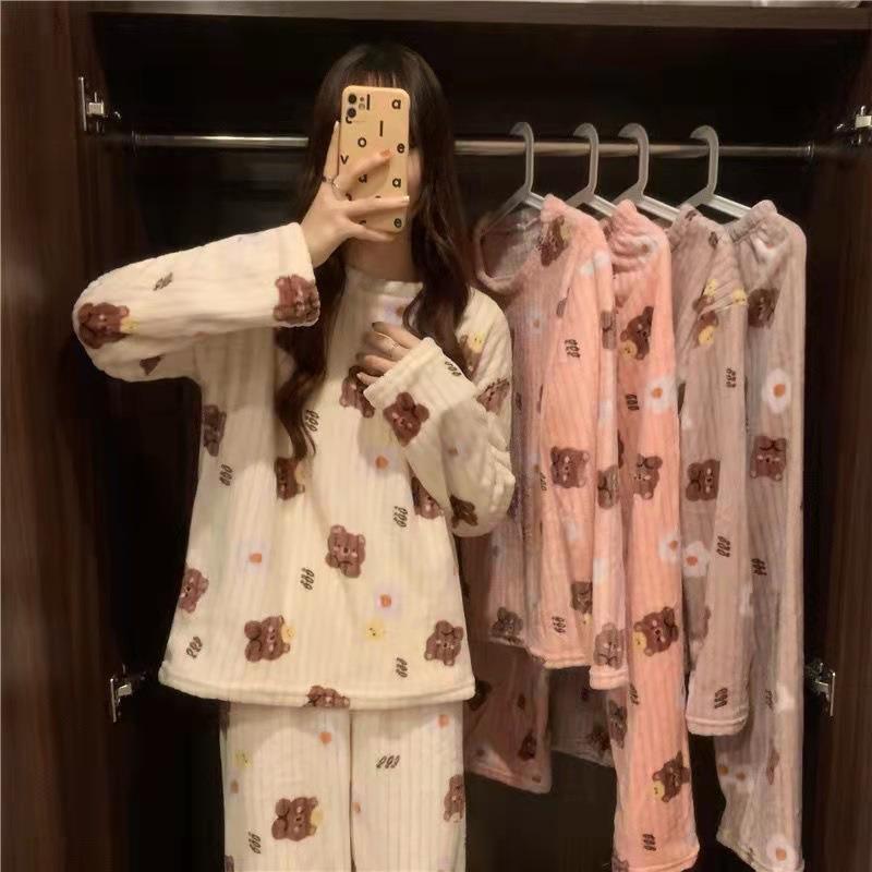 A autumn and winter bear printed coral fleece pajama set for women, loose and warm loungewear, long-sleeved two-piece set - Mixbatch