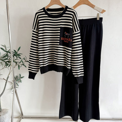 A crew neck knitted two-piece set