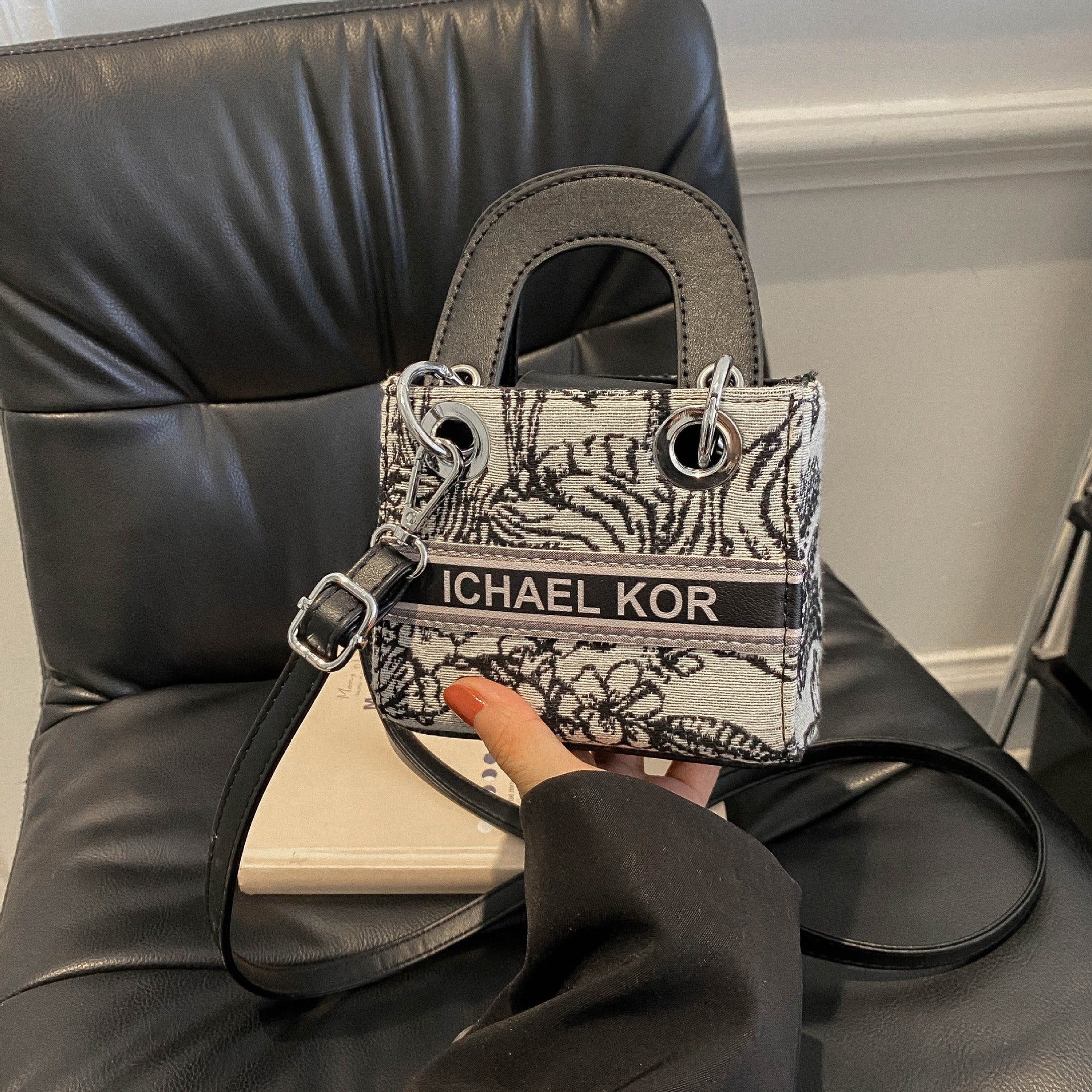 A new children's bag fashionable versatile diamond small bag - Mixbatch
