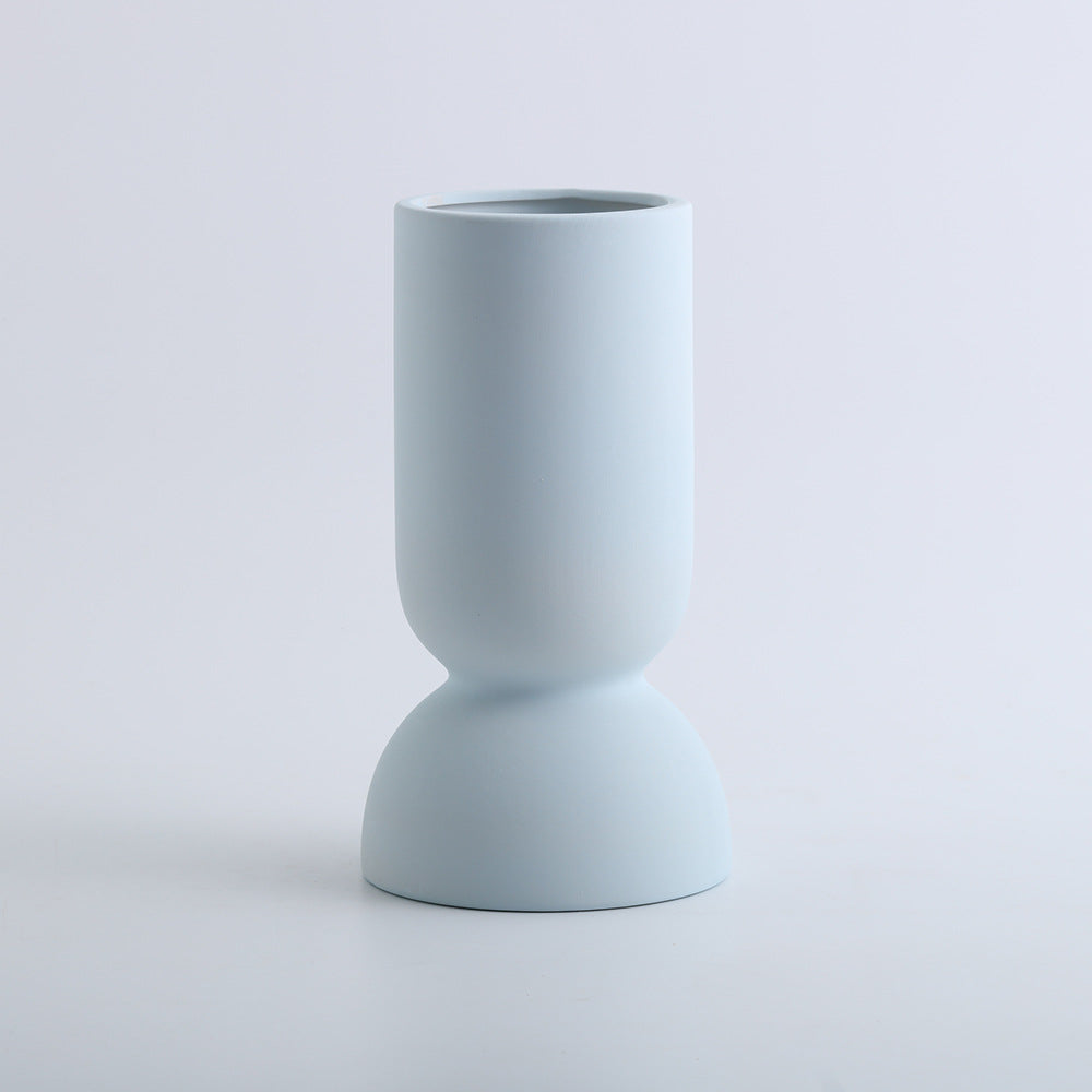 A ceramic vase decorative ornament