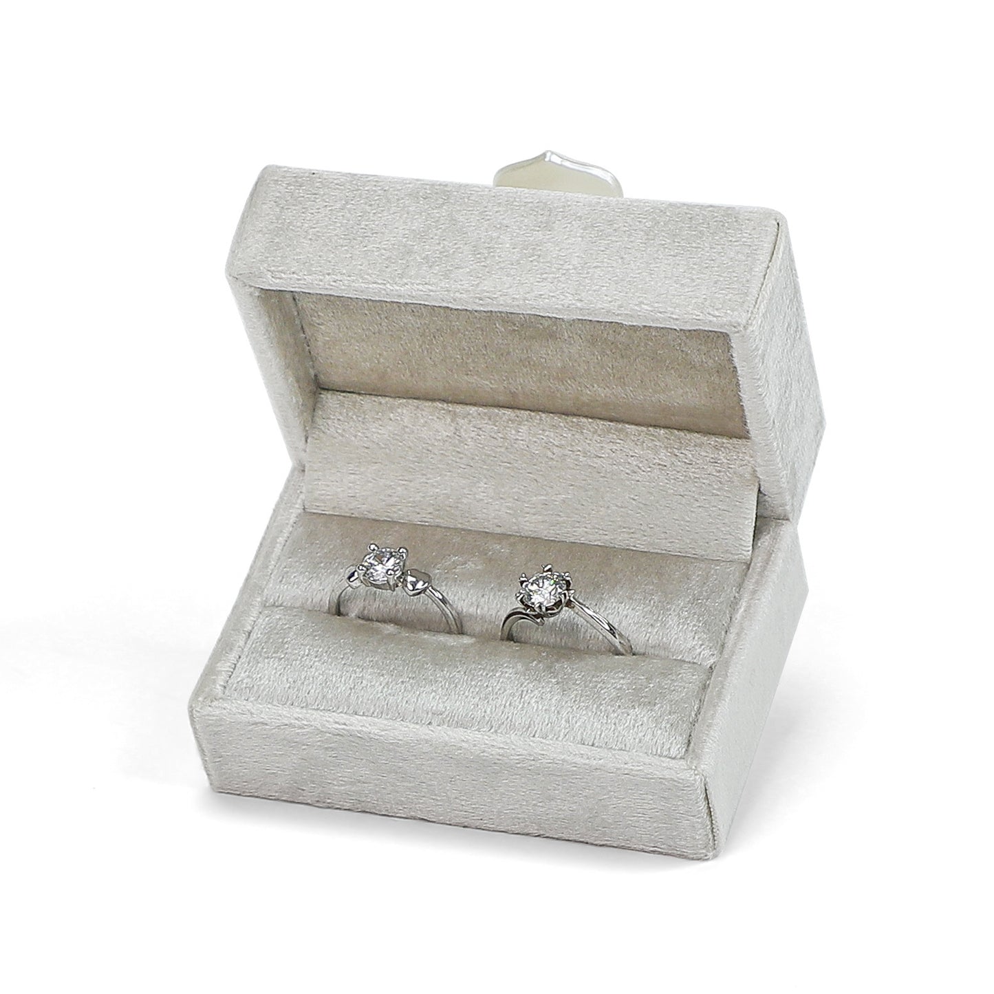 A velvet jewelry box custom LOGO