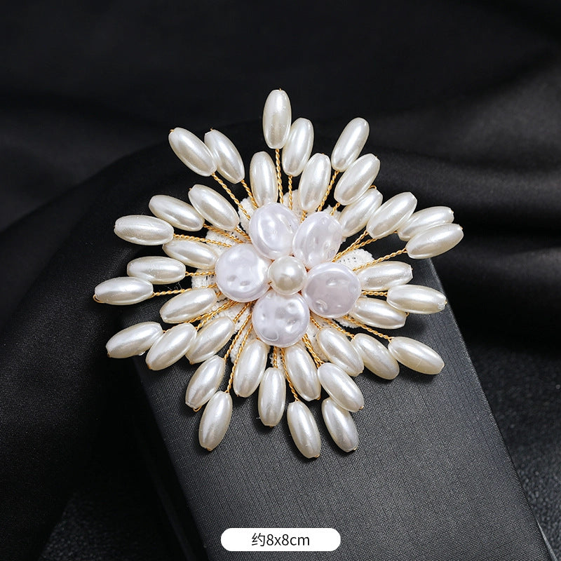 A elegant temperament luxury imitation pearl brooch women's fashion versatile snowflake pin high-end atmospheric corsage coat accessories - Mixbatch