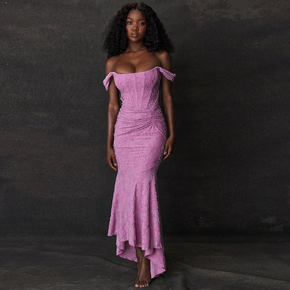 A Sleeveless solid color one-word shoulder sleeveless fishbone waist dress banquet evening dress