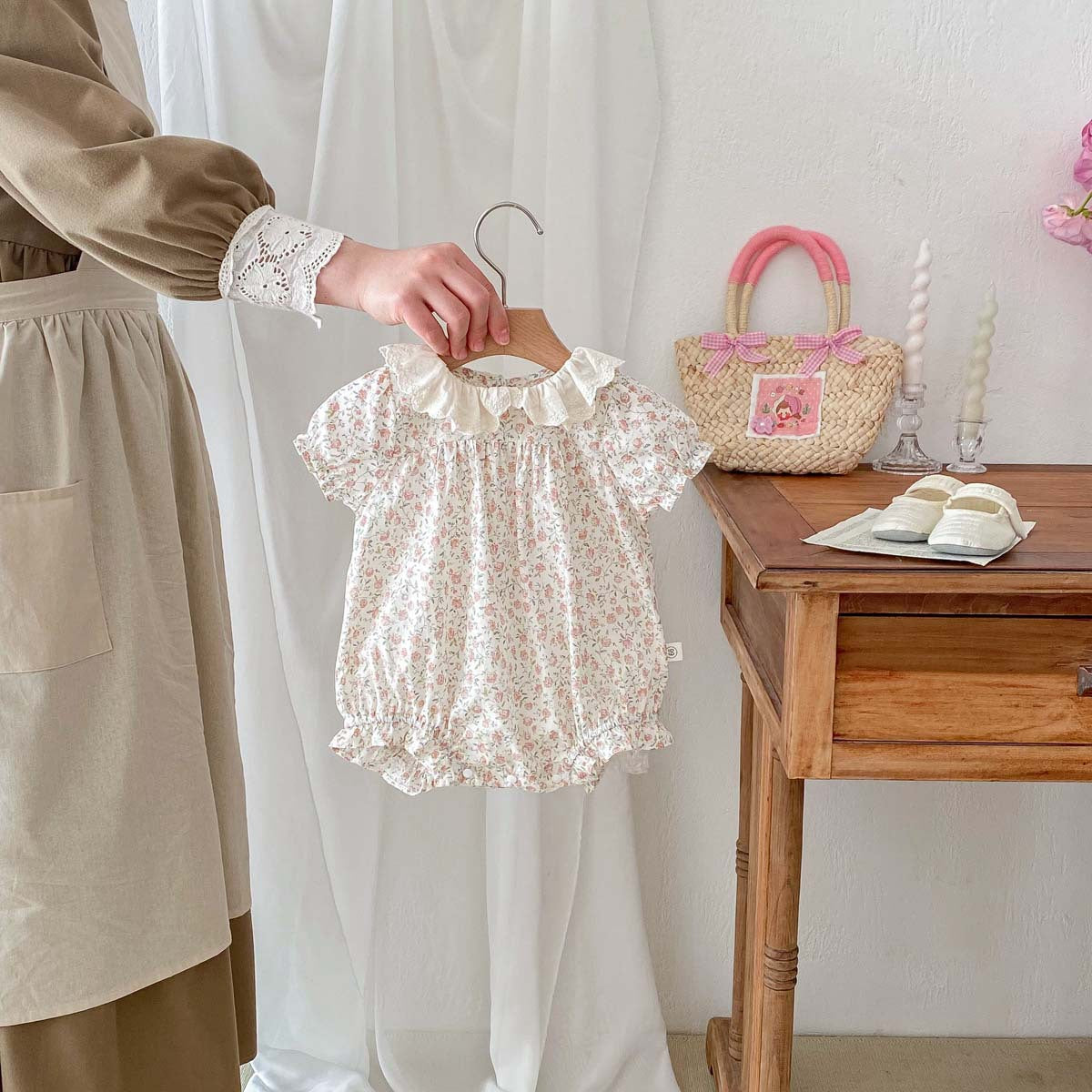 A spot 24 summer new girls floral jumpsuit ruffled lapels bag fart clothes Ha clothes baby short sleeve climbing clothes - Mixbatch
