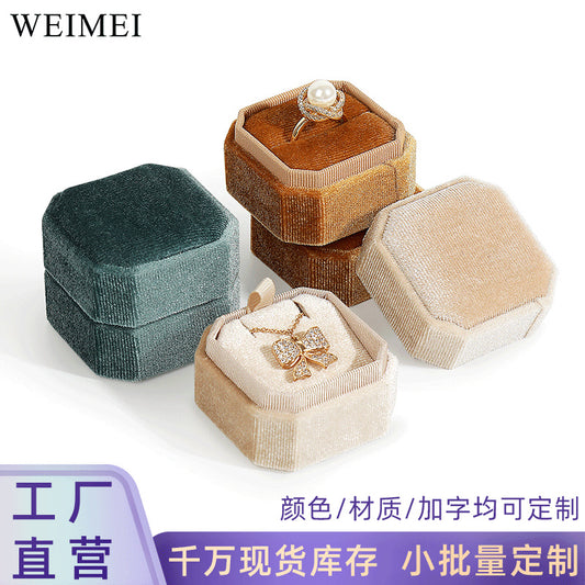 A Velvet stud earrings pendant box