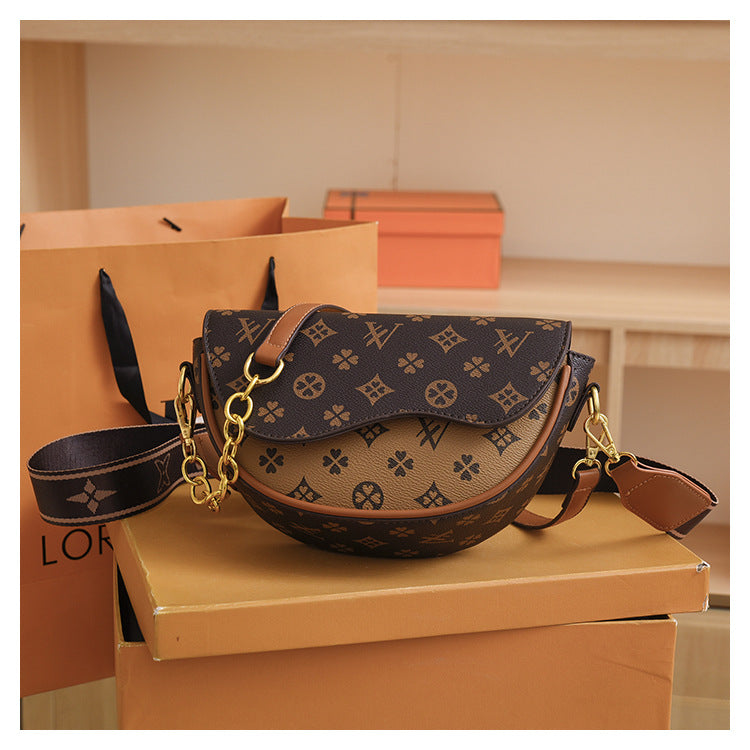 A high-end women's bag is popular this year, new trendy shoulder messenger bag, niche popular saddle bag - Mixbatch