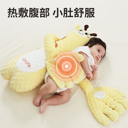 The baby soothes the palm of his hand to sleep, slaps the baby, and the artifact lies down to sleep. The baby prevents startling and sleeps, and slaps the butt to soothe the pillow.