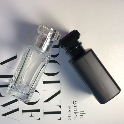 A 50ML perfume bottle transparent glass bottle