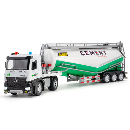 A 1:18 Alloy Metal Car Model Ornament