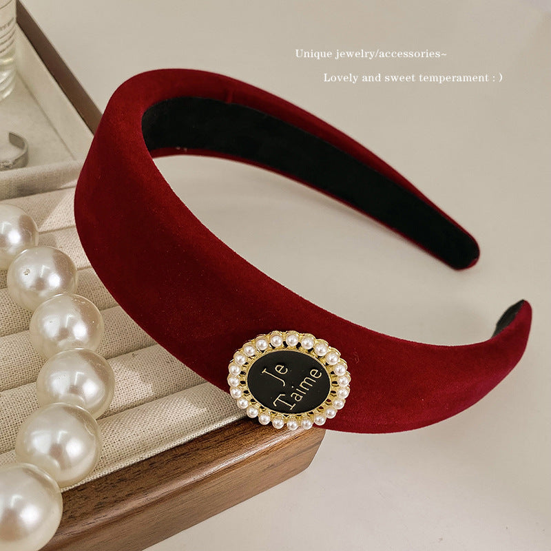 A new autumn and winter red velvet headband retro female Internet celebrity pressure hair wide edge high skull top hair accessories simple temperament headband