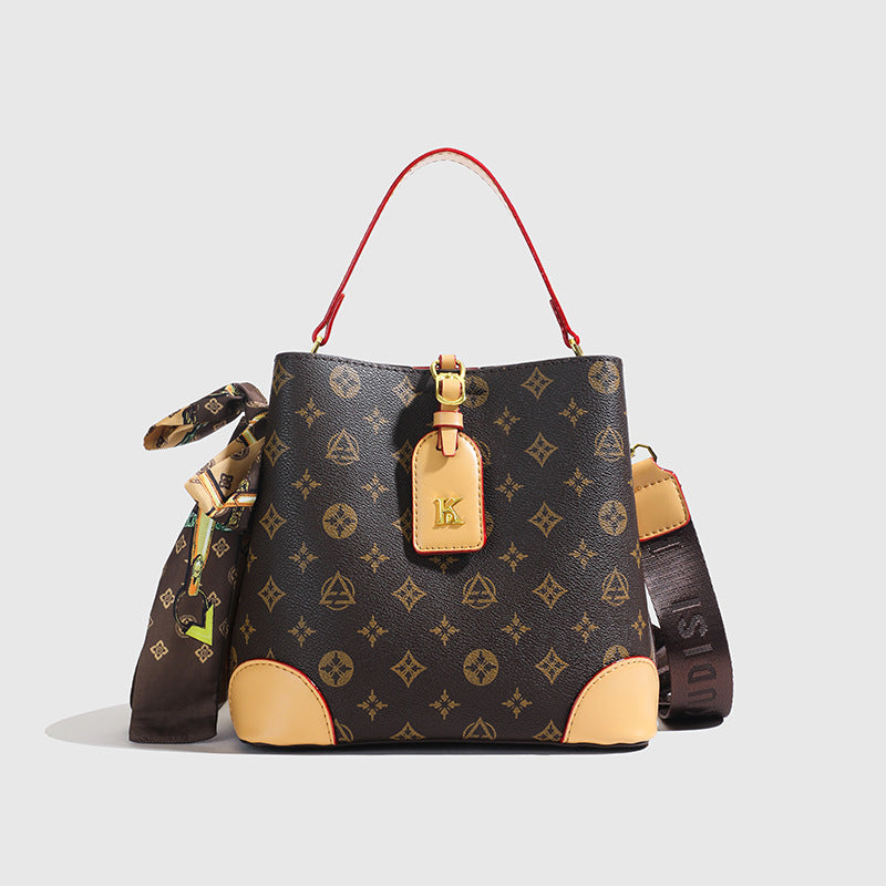 A new printed shoulder oblique span bag trendy fashion versatile handbag bag