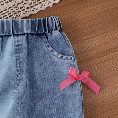 A girls' round neck bow printed short-sleeved T-shirt + straight loose jeans two-piece set
