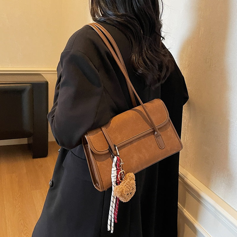 A shoulder bag handbag