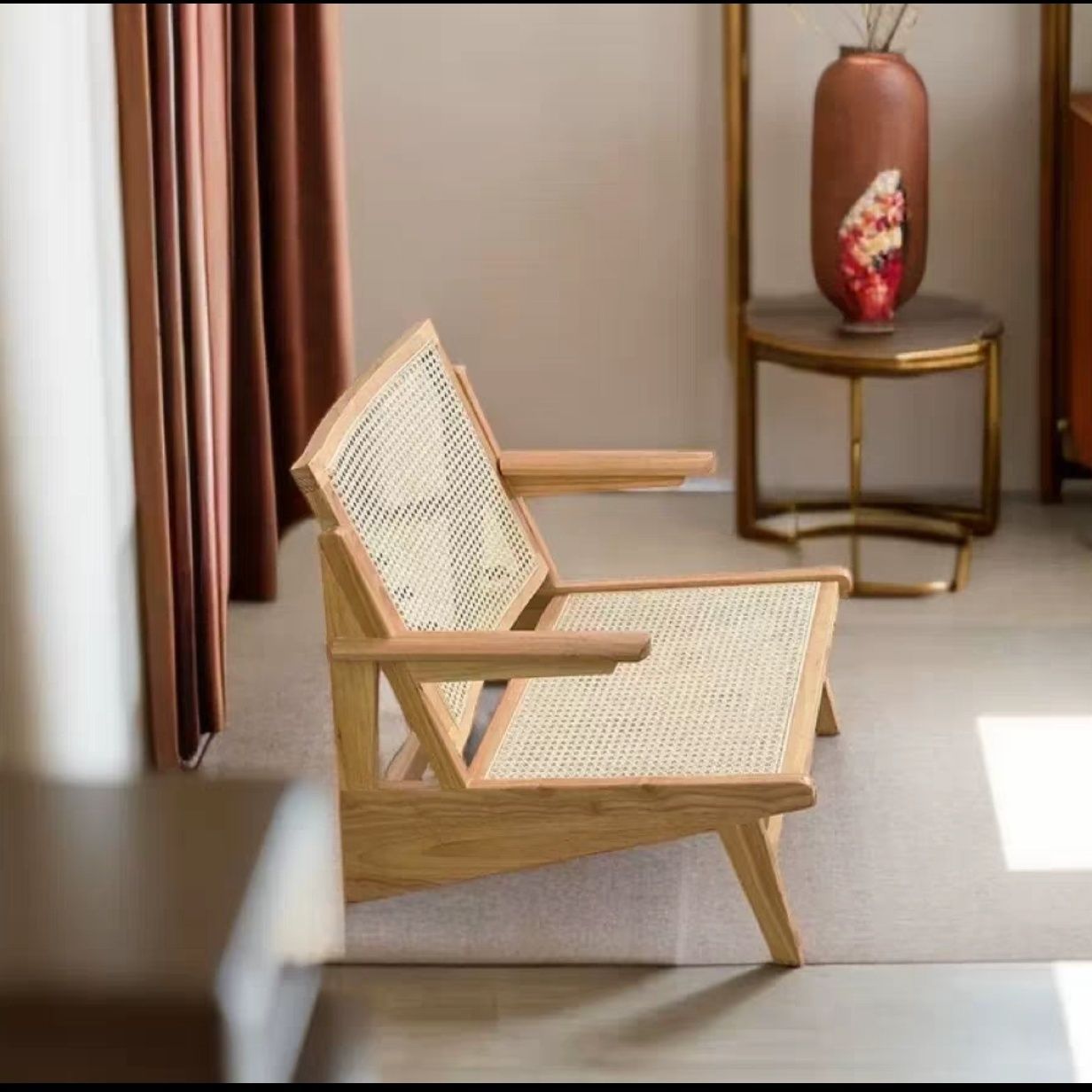 A sofa chair solid wood kangaroo chair