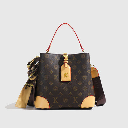 A new printed shoulder oblique span bag trendy fashion versatile handbag bag