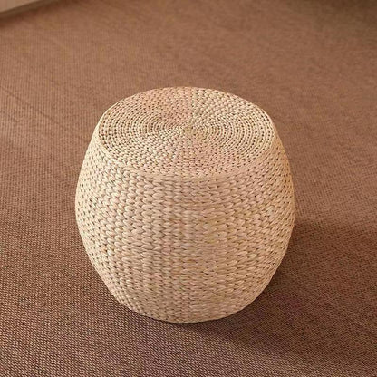 كرسي من القش 