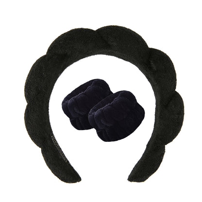 A towel fleece sponge twist headband