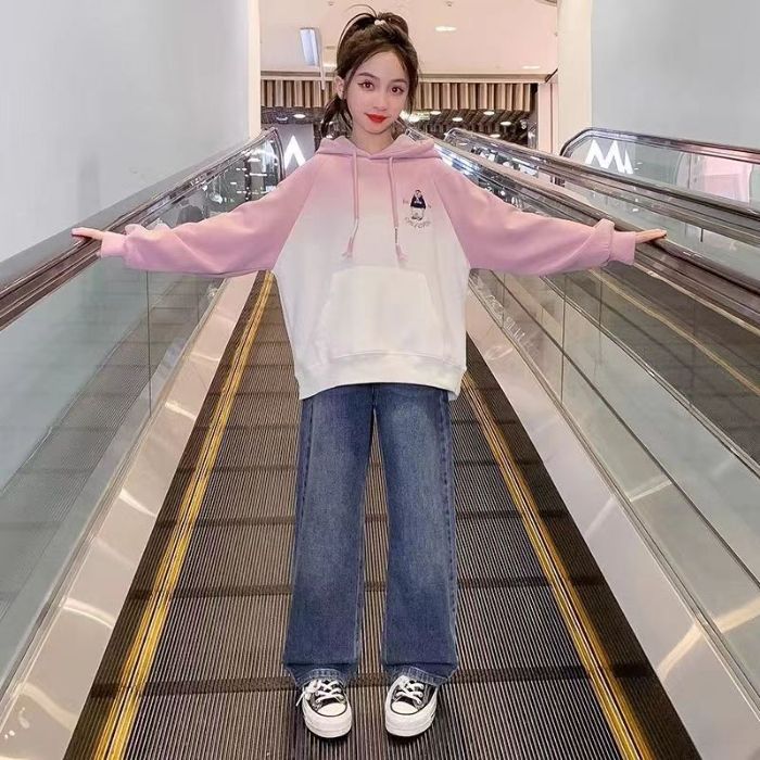 A children's and teenagers' sweater