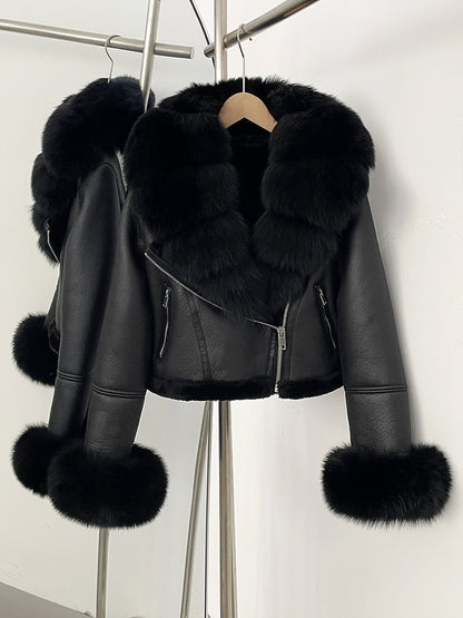 A short jacket with a fur collar zipper